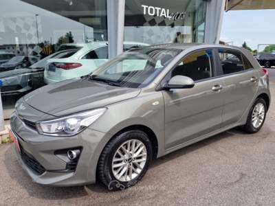 Kia Rio 1.0 T-GDi 100 CV MHEV iMT Style NEO PATENTATI Grigio usata Bassano del Grappa