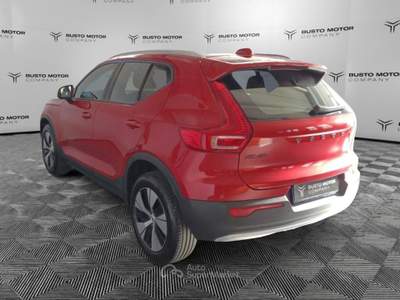 Volvo XC40 T2 Automatico Momentum Pro Rosso usata Olgiate Olona