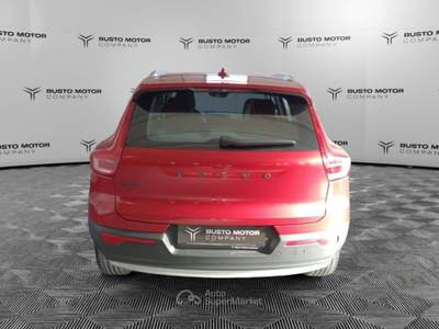 Volvo XC40 T2 Automatico Momentum Pro Rosso usata Olgiate Olona