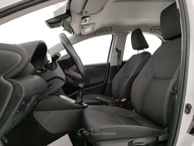 Toyota Yaris 1.0 5 porte Active Bianco usata Barletta