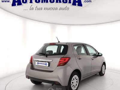 Toyota Yaris 1.0 5 porte Lounge Beige usata Barletta