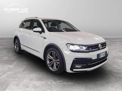 Volkswagen Tiguan 1.6 TDI SCR BlueMotion Sport Bianco usata Lucca