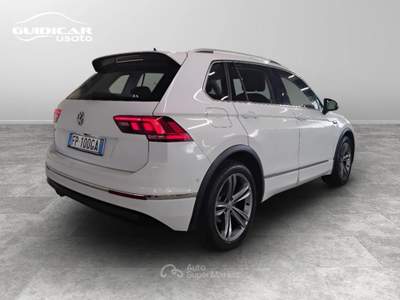 Volkswagen Tiguan 1.6 TDI SCR BlueMotion Sport Bianco usata Lucca