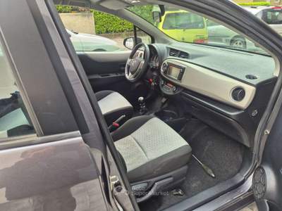 Toyota Yaris Yaris 1.3 5 porte Sol Grigio usata Lecco