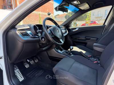 Alfa Romeo Giulietta Alfa Romeo Giulietta 2.0 JTDM 16V Distinctive #10774 Bianco usata Samarate