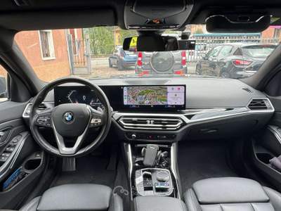 BMW Serie 3 330d 330 330d Touring mhev 48V xdrive auto PELLE-WIDESCREEN-SERBATOIO MAGGIORATO Grigio usata Erba