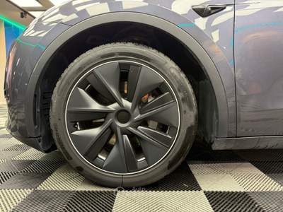 Tesla Model Y (222) Grigio usata Calenzano