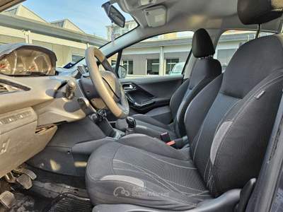 Peugeot 208 1.2 PureTech 82cv Allure Grigio usata Torino