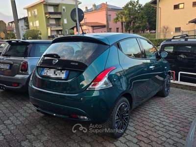 Lancia Ypsilon 1.0 FireFly 5 porte S&S Hybrid Ecochic Gold Verde usata CASTIGLIONE OLONA
