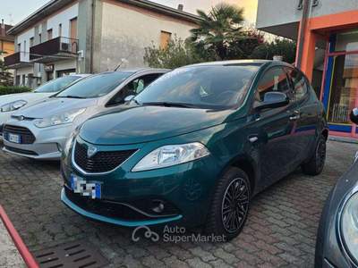Lancia Ypsilon 1.0 FireFly 5 porte S&S Hybrid Ecochic Gold Verde usata CASTIGLIONE OLONA