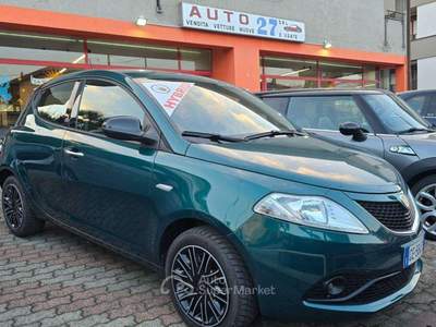Lancia Ypsilon 1.0 FireFly 5 porte S&S Hybrid Ecochic Gold Verde usata CASTIGLIONE OLONA
