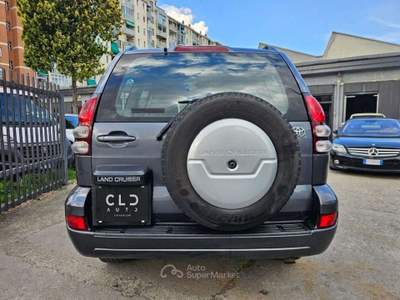 Toyota Land Cruiser Land Cruiser  5p 3.0 d4-d auto Grigio usata Torino