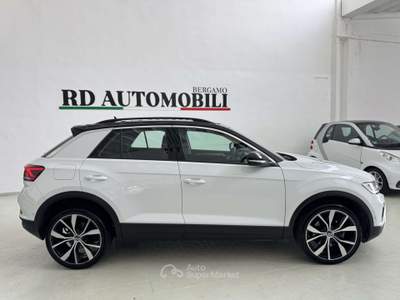 Volkswagen T-Roc 2.0 tdi Life 150CV DSG CERCHI DA 19 ORIGINALI GOMME NUOVE Bianco usata Ciserano