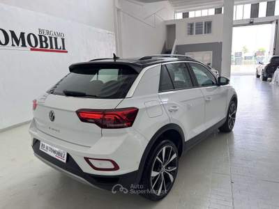 Volkswagen T-Roc 2.0 tdi Life 150CV DSG CERCHI DA 19 ORIGINALI GOMME NUOVE Bianco usata Ciserano