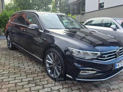 Volkswagen Passat 2.0 TDI SCR 122 CV EVO DSG R-line Grigio usata Castiglione Olona