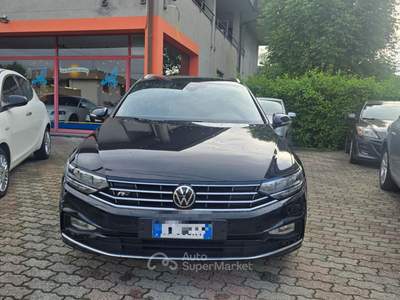 Volkswagen Passat 2.0 TDI SCR 122 CV EVO DSG R-line Grigio usata Castiglione Olona