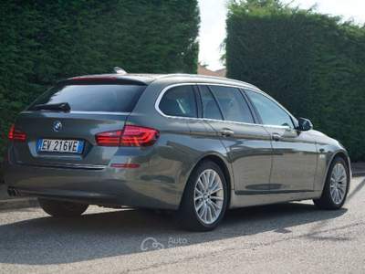 BMW Serie 5 520d BMW f11 lucsury 2014 Grigio usata Saluggia