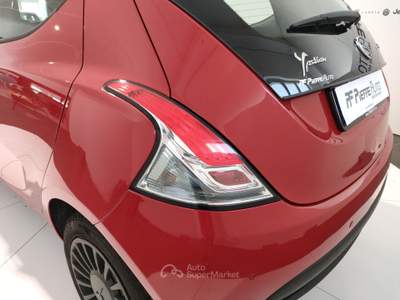 Lancia Ypsilon  - ypsilon 1.0 firefly 5 porte s&s hybrid ec Rosso usata Civitanova Marche