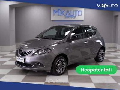 Lancia Ypsilon 1.0 Firefly Hybrid Gold Plus 70CV 5 Porte Grigio usata Latina