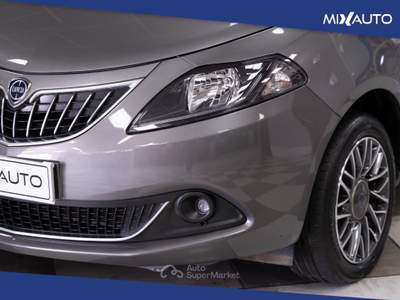 Lancia Ypsilon 1.0 Firefly Hybrid Gold Plus 70CV 5 Porte Grigio usata Latina