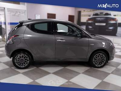 Lancia Ypsilon 1.0 Firefly Hybrid Gold Plus 70CV 5 Porte Grigio usata Latina