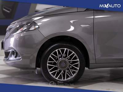 Lancia Ypsilon 1.0 Firefly Hybrid Gold Plus 70CV 5 Porte Grigio usata Latina