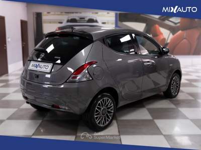 Lancia Ypsilon 1.0 Firefly Hybrid Gold Plus 70CV 5 Porte Grigio usata Latina