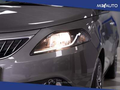 Lancia Ypsilon 1.0 Firefly Hybrid Gold Plus 70CV 5 Porte Grigio usata Latina