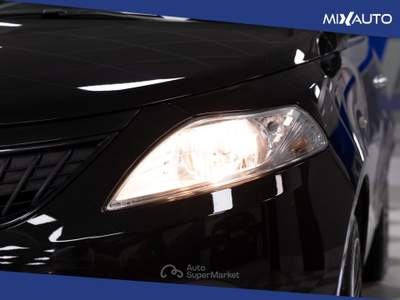 Lancia Ypsilon 1.0 Firefly Hybrid Silver 70CV 5 Porte Nero usata Latina