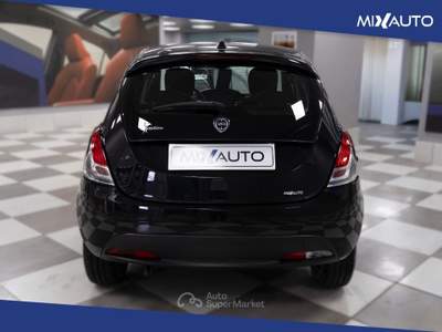 Lancia Ypsilon 1.0 Firefly Hybrid Silver 70CV 5 Porte Nero usata Latina