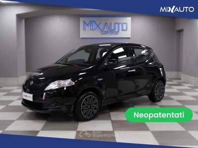 Lancia Ypsilon 1.0 Firefly Hybrid Silver 70CV 5 Porte Nero usata Latina