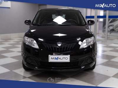 Lancia Ypsilon 1.0 Firefly Hybrid Silver 70CV 5 Porte Nero usata Latina