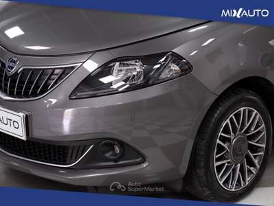 Lancia Ypsilon 1.0 Firefly Hybrid Gold Plus 70CV 5 Porte Grigio usata Latina