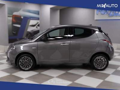 Lancia Ypsilon 1.0 Firefly Hybrid Gold Plus 70CV 5 Porte Grigio usata Latina