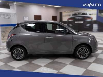 Lancia Ypsilon 1.0 Firefly Hybrid Gold Plus 70CV 5 Porte Grigio usata Latina