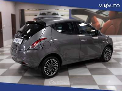 Lancia Ypsilon 1.0 Firefly Hybrid Gold Plus 70CV 5 Porte Grigio usata Latina