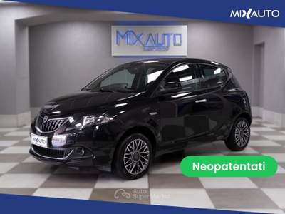 Lancia Ypsilon 1.0 Firefly Hybrid Gold Plus 70CV 5 Porte Nero usata Latina