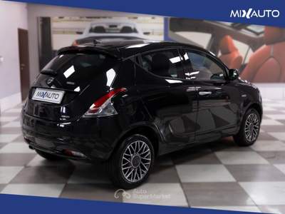 Lancia Ypsilon 1.0 Firefly Hybrid Gold Plus 70CV 5 Porte Nero usata Latina