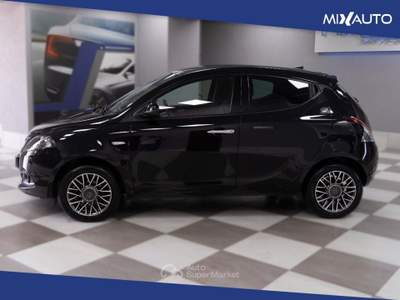 Lancia Ypsilon 1.0 Firefly Hybrid Gold Plus 70CV 5 Porte Nero usata Latina