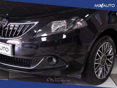 Lancia Ypsilon 1.0 Firefly Hybrid Gold Plus 70CV 5 Porte Nero usata Latina