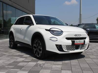 Fiat 600 Hybrid 110 CV DCT MHEV La Prima Bianco usata Trebaseleghe