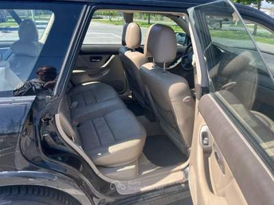 Subaru Outback carrozzeria dannegggiata cine da foto ma non danni gravi  Nero usata Centallo