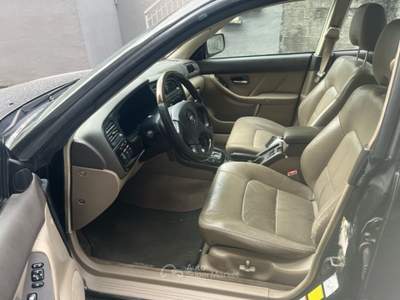 Subaru Outback carrozzeria dannegggiata cine da foto ma non danni gravi  Nero usata Centallo