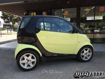 Smart ForTwo SMART - Fortwo AUTOMAT+ SEQ. CLIMAT C.LEGA  Giallo usata CORIANO