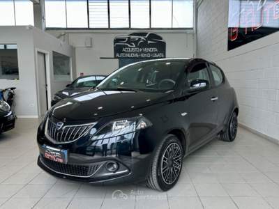 Lancia Ypsilon 1.0 FireFly S&S Hybrid Ecochic Gold *NEOPATENTATI* Nero usata Cassina de' Pecchi
