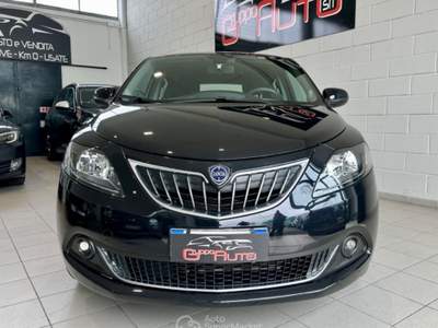 Lancia Ypsilon 1.0 FireFly S&S Hybrid Ecochic Gold *NEOPATENTATI* Nero usata Cassina de' Pecchi