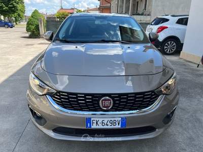 Fiat Tipo 1.4 5 porte Lounge navigatore retrocamera sensori Grigio usata Nogarole Rocca