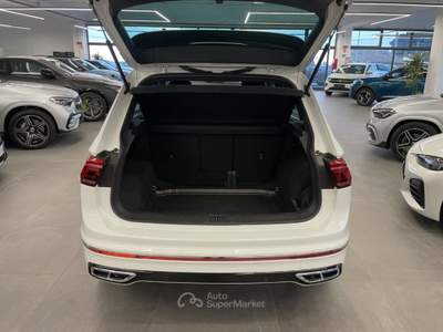 Volkswagen Tiguan 2.0 TDI 150 CV SCR DSG R-Line Bianco usata Alcamo