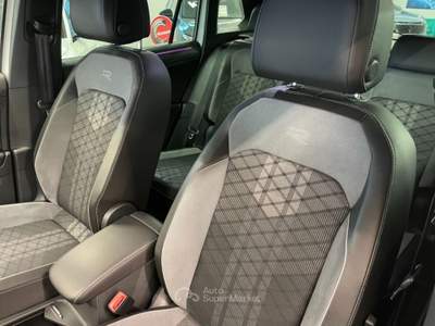 Volkswagen Tiguan 2.0 TDI 150 CV SCR DSG R-Line Bianco usata Alcamo