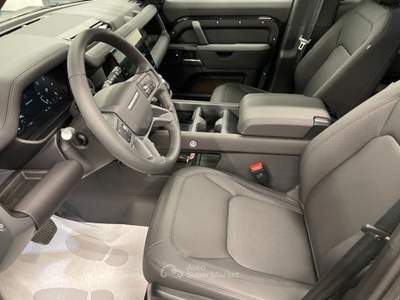 Land Rover Defender 110 3.0D I6 200 CV AWD Auto X-Dynamic SE KM0 MY26 Nero usata Alcamo
